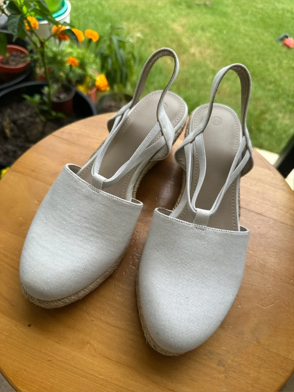 Women's Cream small wedges